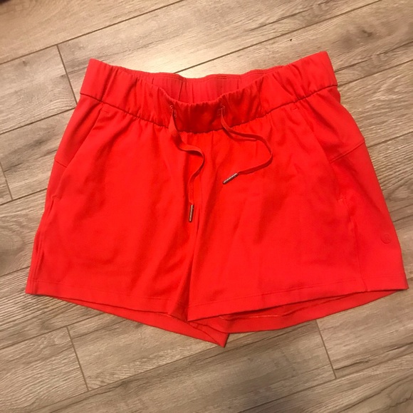 lululemon athletica Pants - Sz4 on the fly shorts